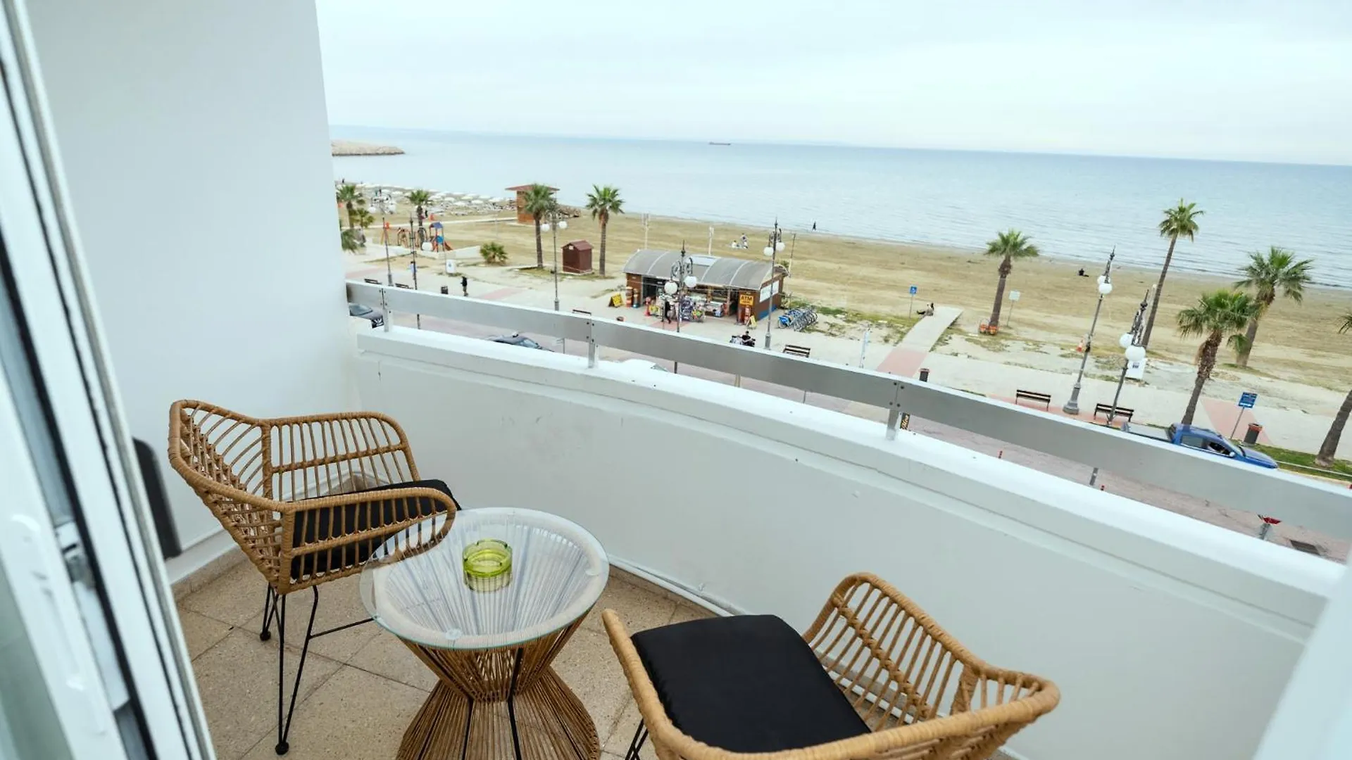 Lazuli Sea View Beachfront Ap 21 Larnaca 0*,