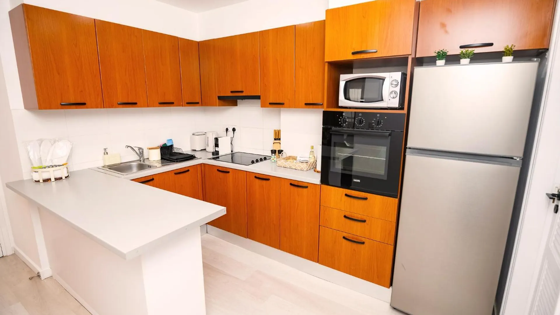 Lazuli Sea View Beachfront Ap 21 Larnaca