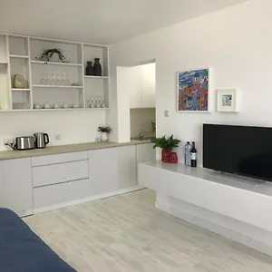 https://sea-view-makenzi.hotelsatayianapa.com
